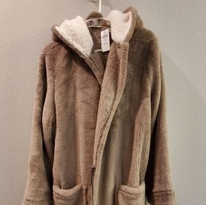 NEW WITH TAG! LLBean Wicked Plush Hooded Robe, Size M Reg, Light Brown
